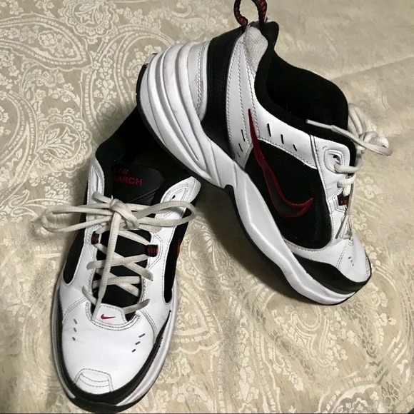 Nike Air Monarch IV Size 8.5 Men’s White/Black/Red Lifestyle Dad Sneaker - Picture 2 of 8